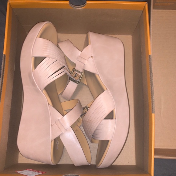 Korks Wedges - Picture 1 of 3